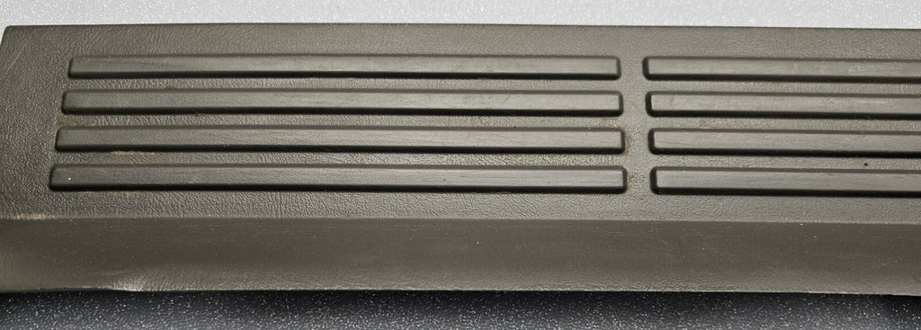 🔥99-06 SILVERADO SIERRA LEFT FRONT CREW CAB DOOR SILL SCUFF PLATE TRIM OEM