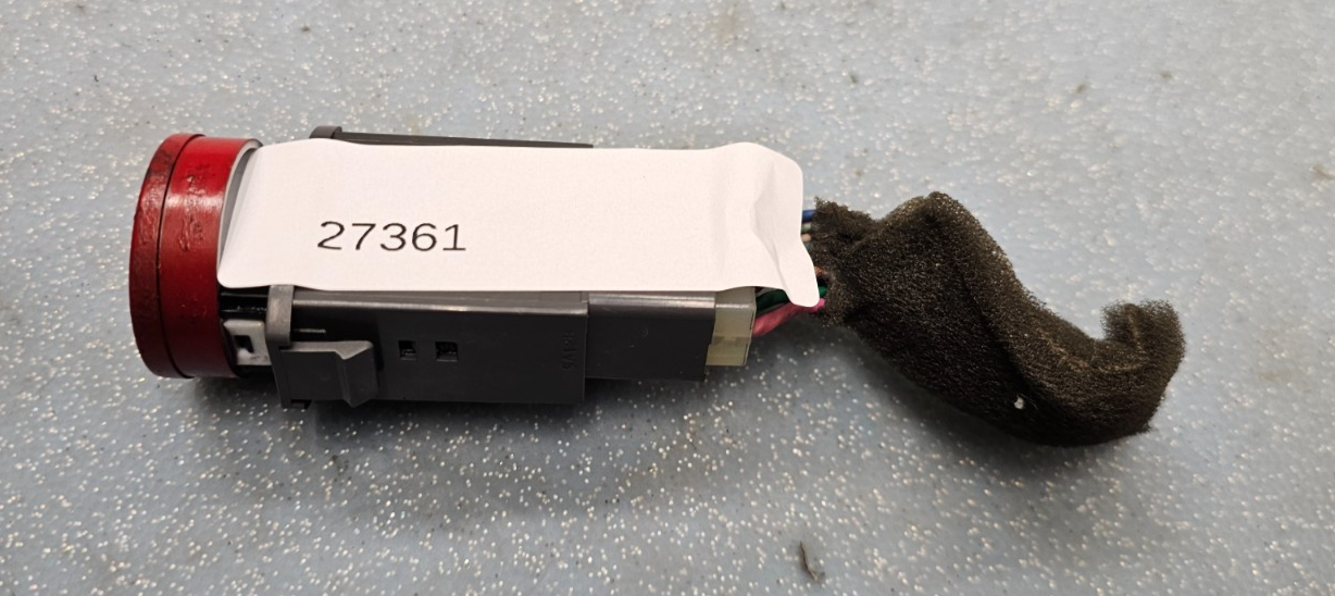 🔥2004-2008 CHEVROLET AVEO HAZARD EMERGENCY SWITCH CONTROL BUTTON OEM