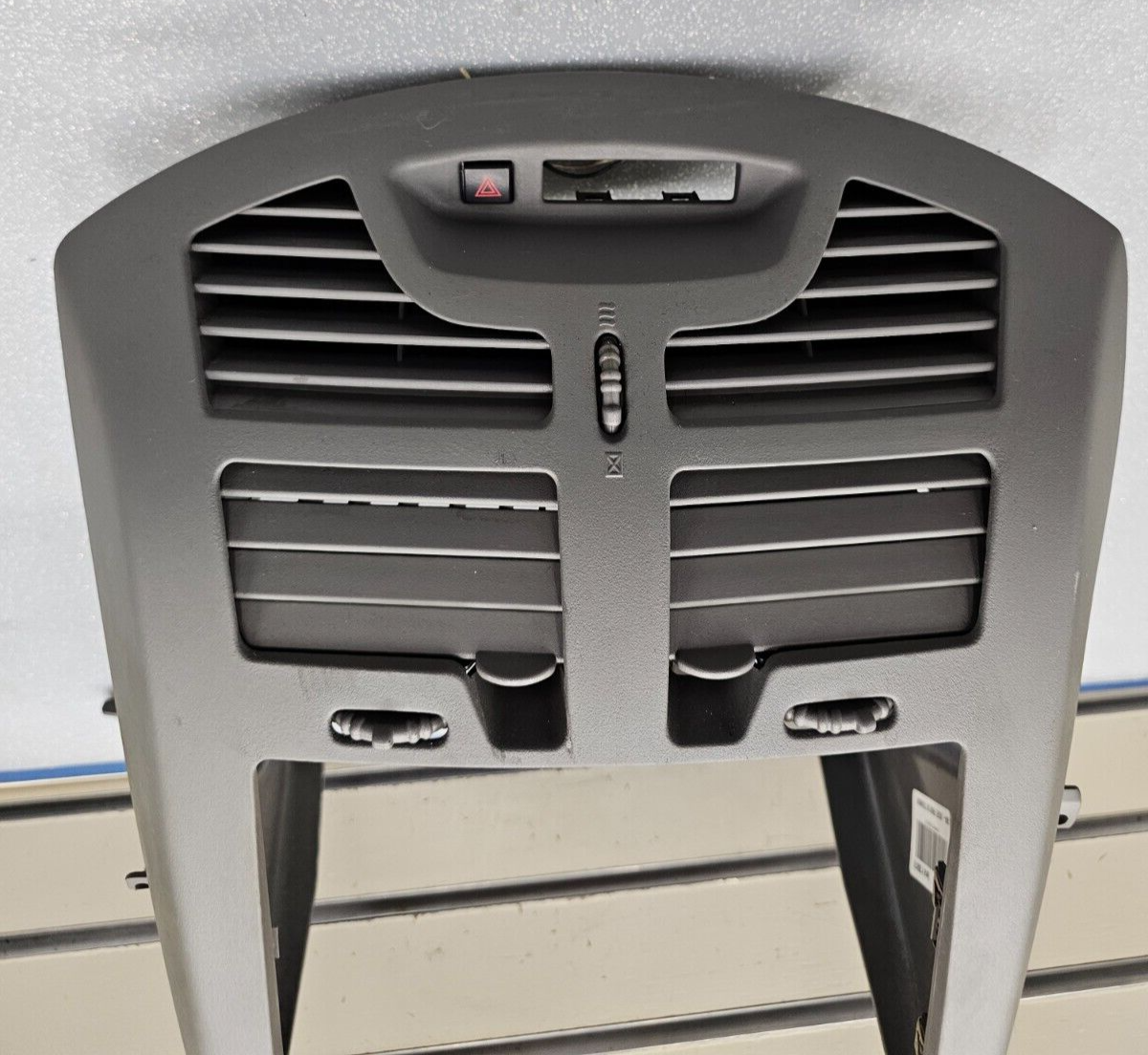 🔥04-07 Chevrolet MALIBU Dash Center RADIO BEZEL Climate Air Vents Trim GRAY B7