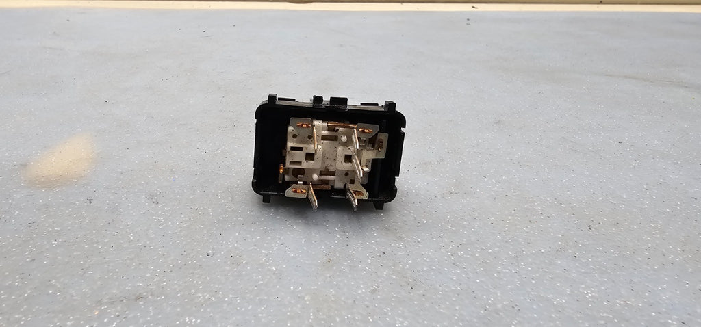 🔥02-05 Trailblazer Envoy Bravada Rainier Rear Power Window Switch Black
