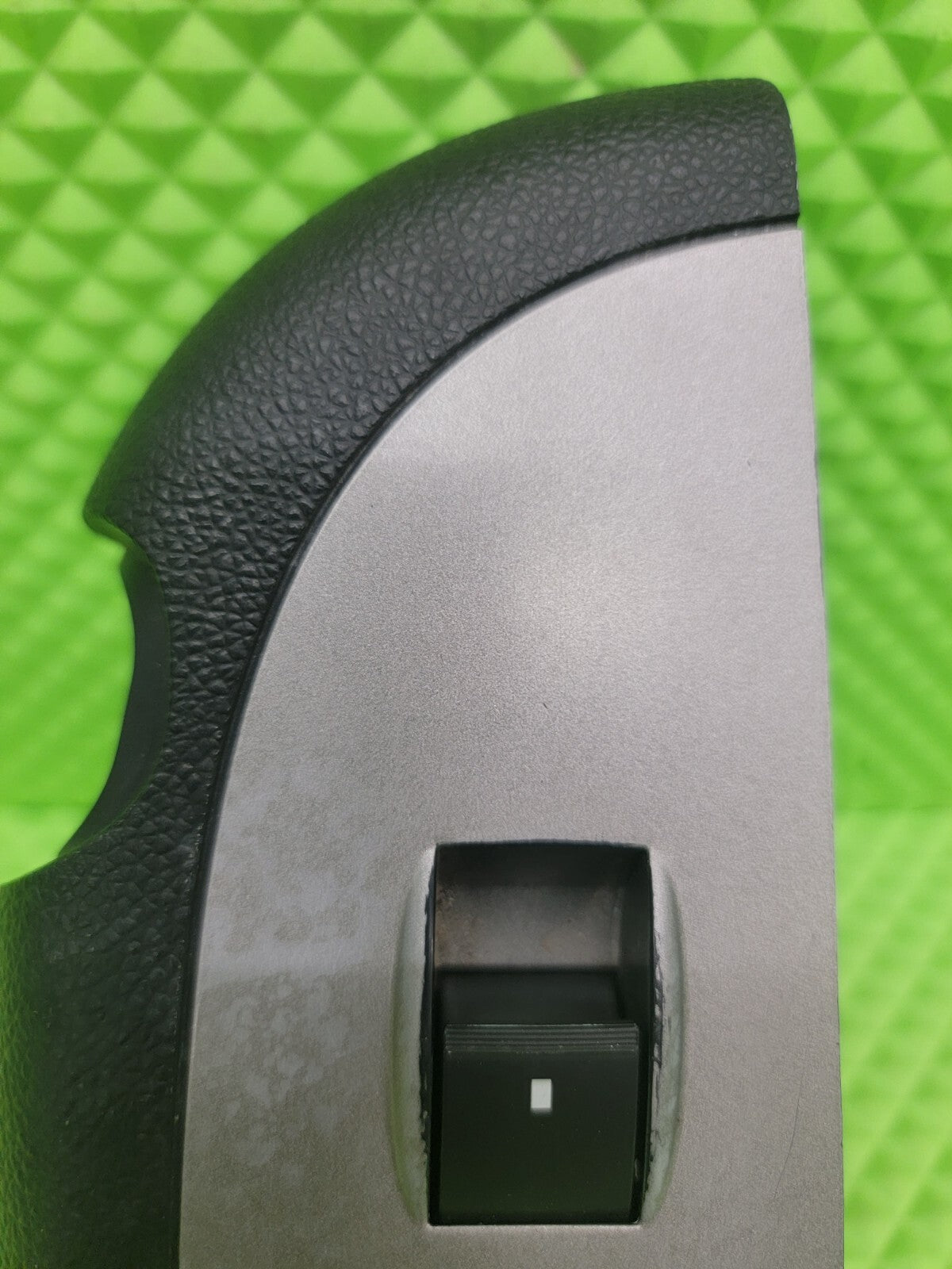07-10 CHEVY SILVERADO GMC PASSENGER RIGHT SIDE POWER WINDOW SWITCH SILVER WS47