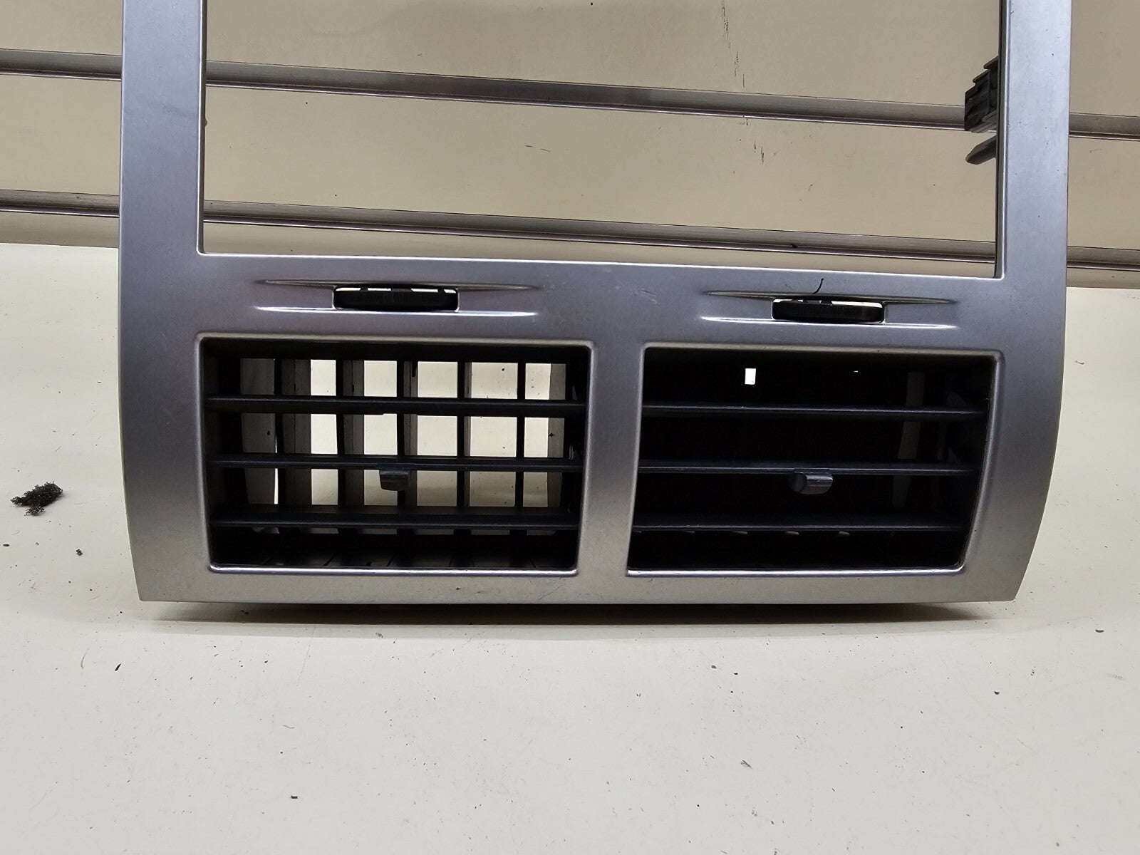 🔥07-12 Dodge Nitro Center Dash Radio Trim Panel Surround Bezel Assembly Silver