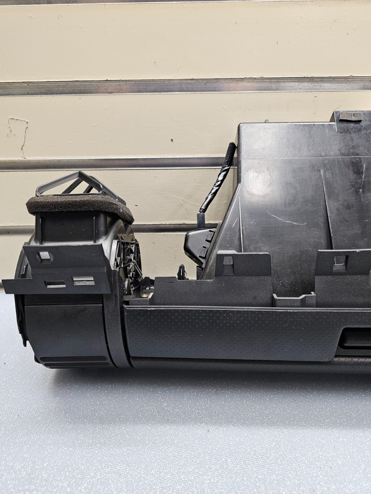 🔥03-07 Infiniti G35 Coupe Dash Upper Glove Box Storage Compartment Cover Black