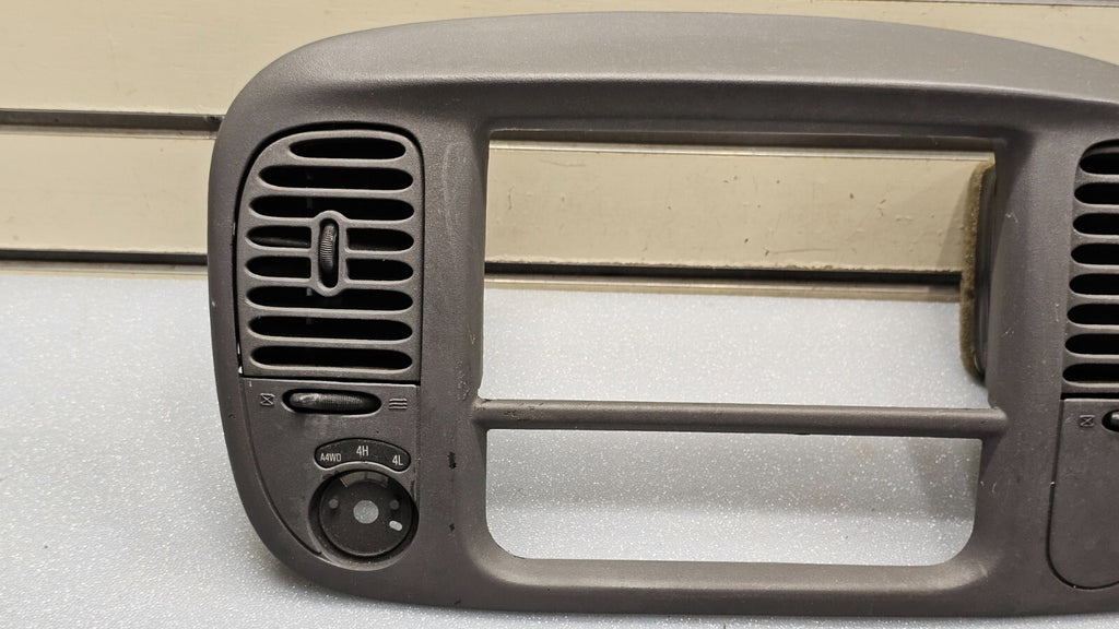🔥97-03 Ford F150 Center Dash AM FM Radio Climate Trim Stereo BEZEL Panel Gray