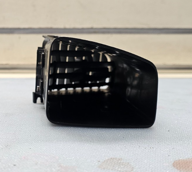 04-09 Legacy Outback Dash Front RIGHT Air Vent Heater Conditioning Filter Black