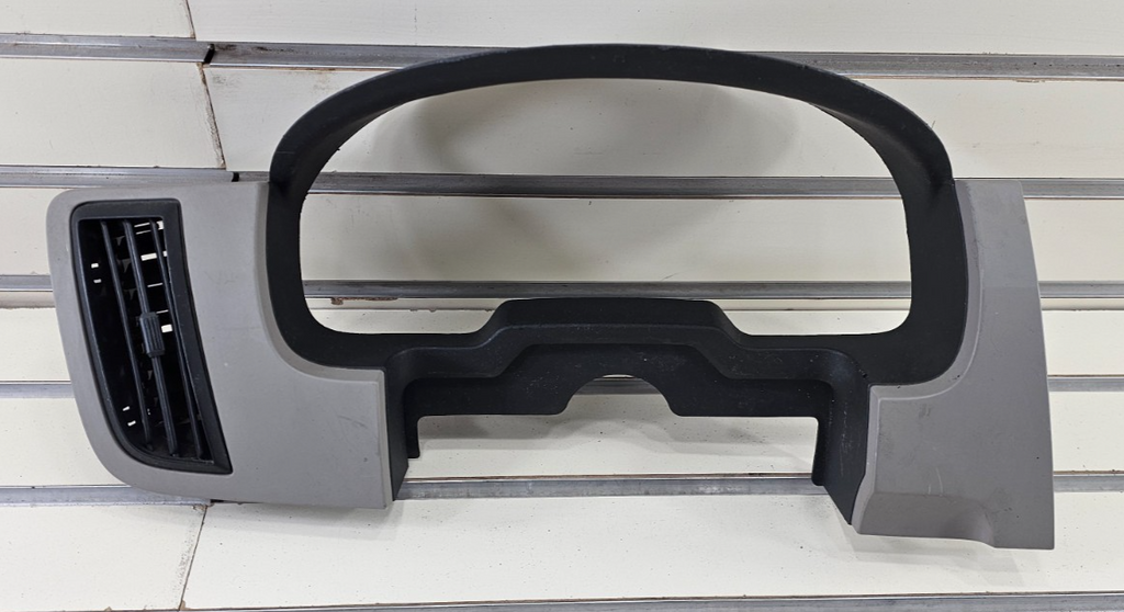 🔥08-11 Ford Focus Instrument Cluster Dash Bezel Speedometer Trim Gray/Black OEM