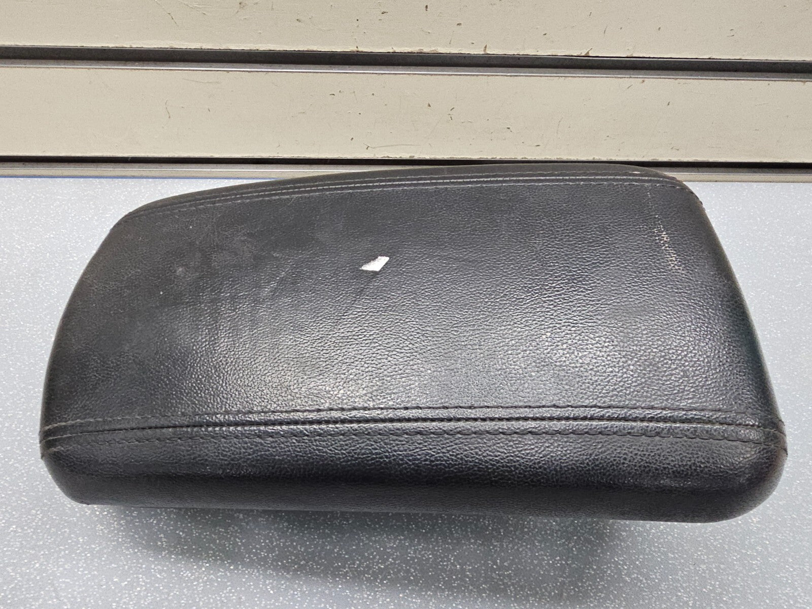 🔥2010-2013 Kia Forte Koup Center Console Leather Lid Arm Rest Storage Black OEM
