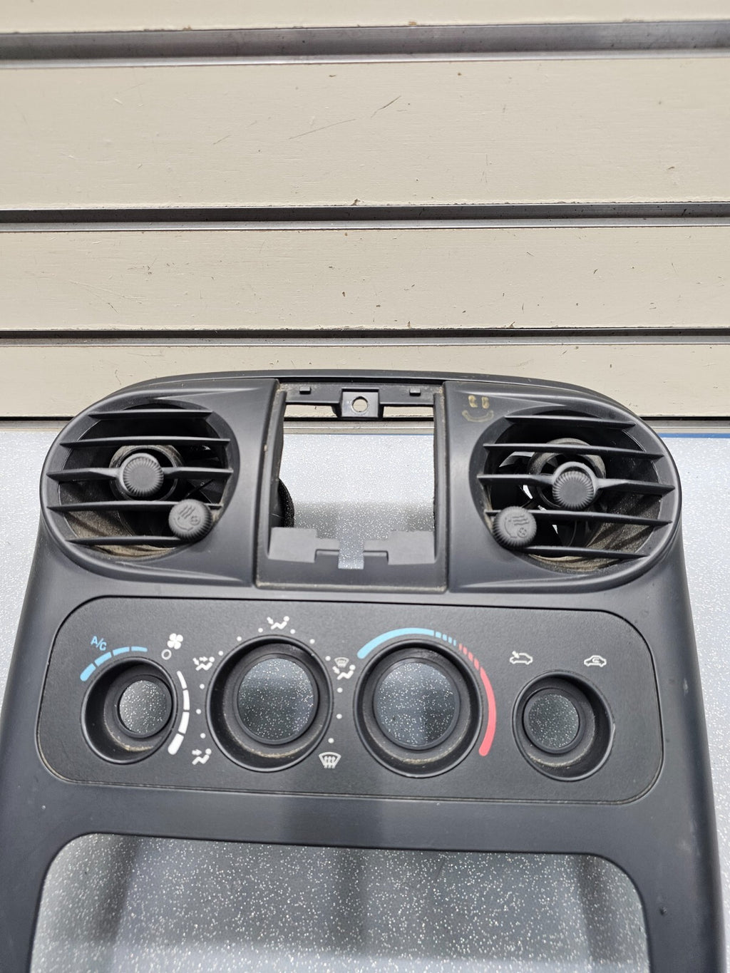 🔥01-05 Chrysler PT CRUISER Dash Radio Bezel Climate Trim Panel BLACK B17
