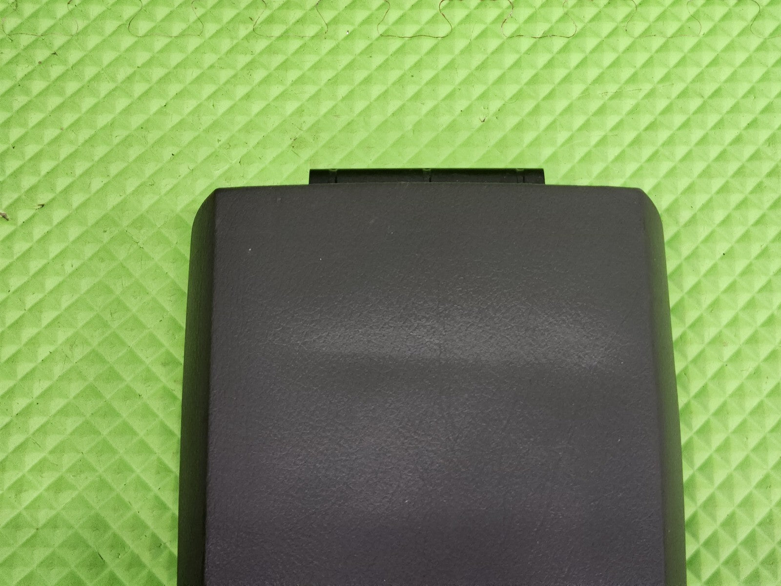 2002-2005 FORD EXPLORER Mercury Mountaineer Armrest Assembly BLACK