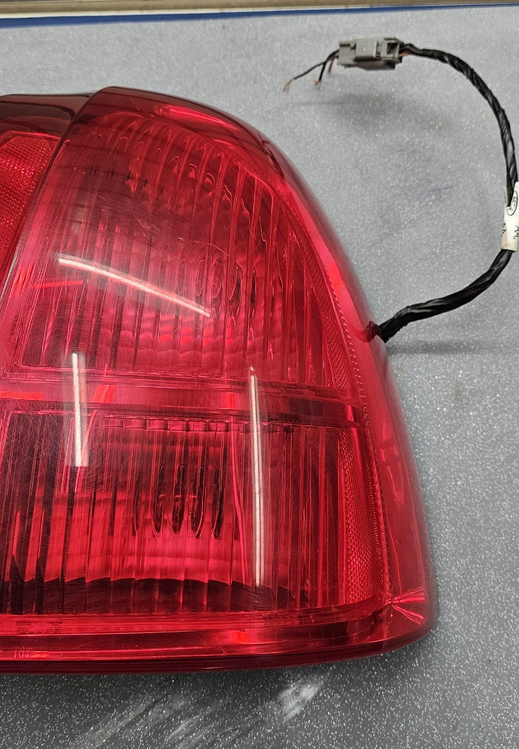 🔥03-11 Lincoln Town Car Right Passenger Tail Brake Stop Light Lamp OEM
