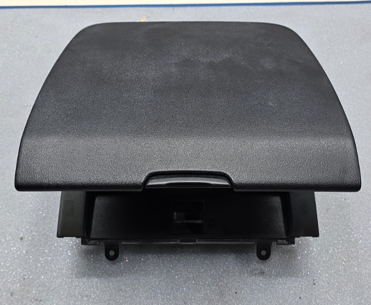 🔥06-08 Forester Storage Compartment Console Lid Cover Assembly Black OEM