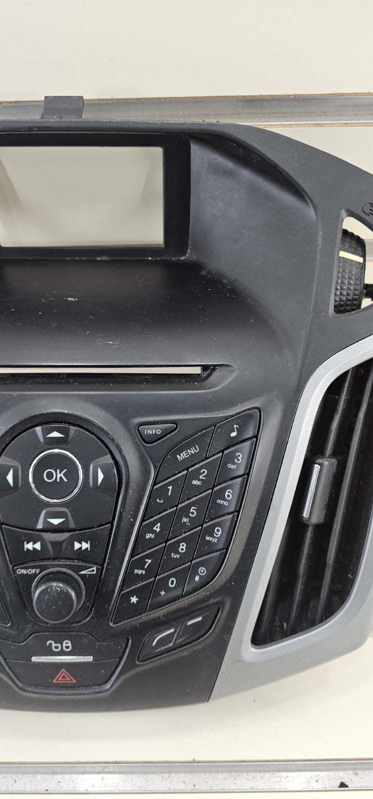 🔥12-14 FORD FOCUS CENTER DASH RADIO DISPLAY PANEL SURROUND BEZEL TRIM BLACK OEM