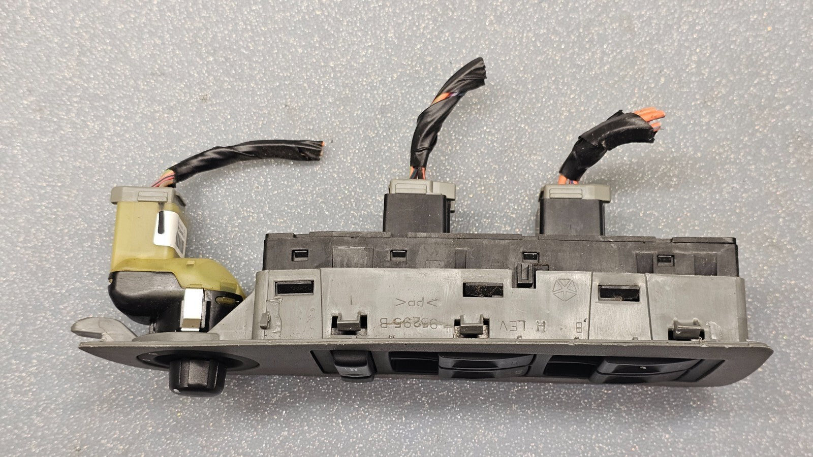 04-06 Charger Magnum Durango Dakota Left Driver Master Power Window Switch Gray