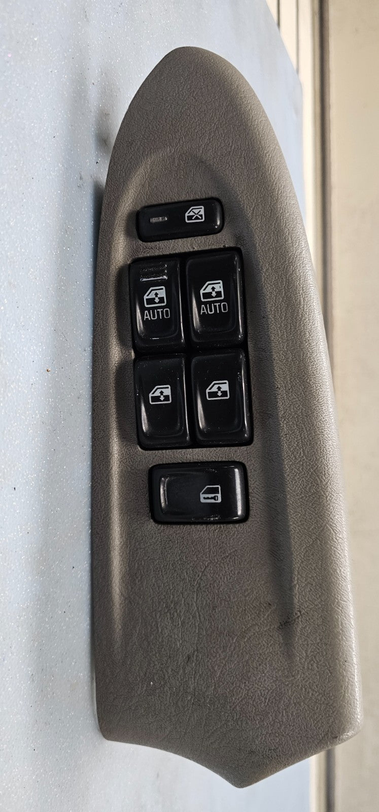 🔥02-05 CHEVY TRAILBLAZER DRIVER SIDE MASTER POWER WINDOW SWITCH TAN