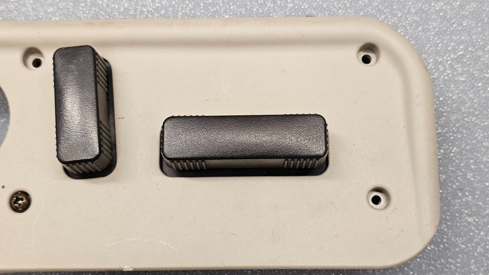 🔥99-02 SILVERADO SIERRA 8 WAY FRONT RIGHT PASSENGER SEAT SWITCH ASSEMBLY TAN