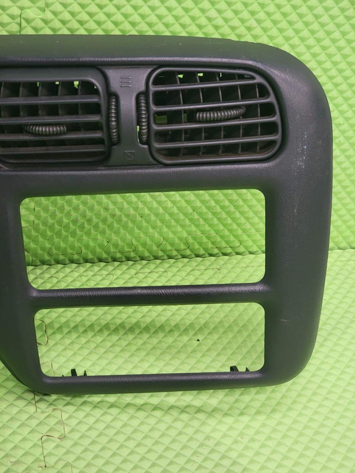 🔥98-04 BLAZER S10 JIMMY SONOMA Cluster Dash Radio Bezel graphite  C8