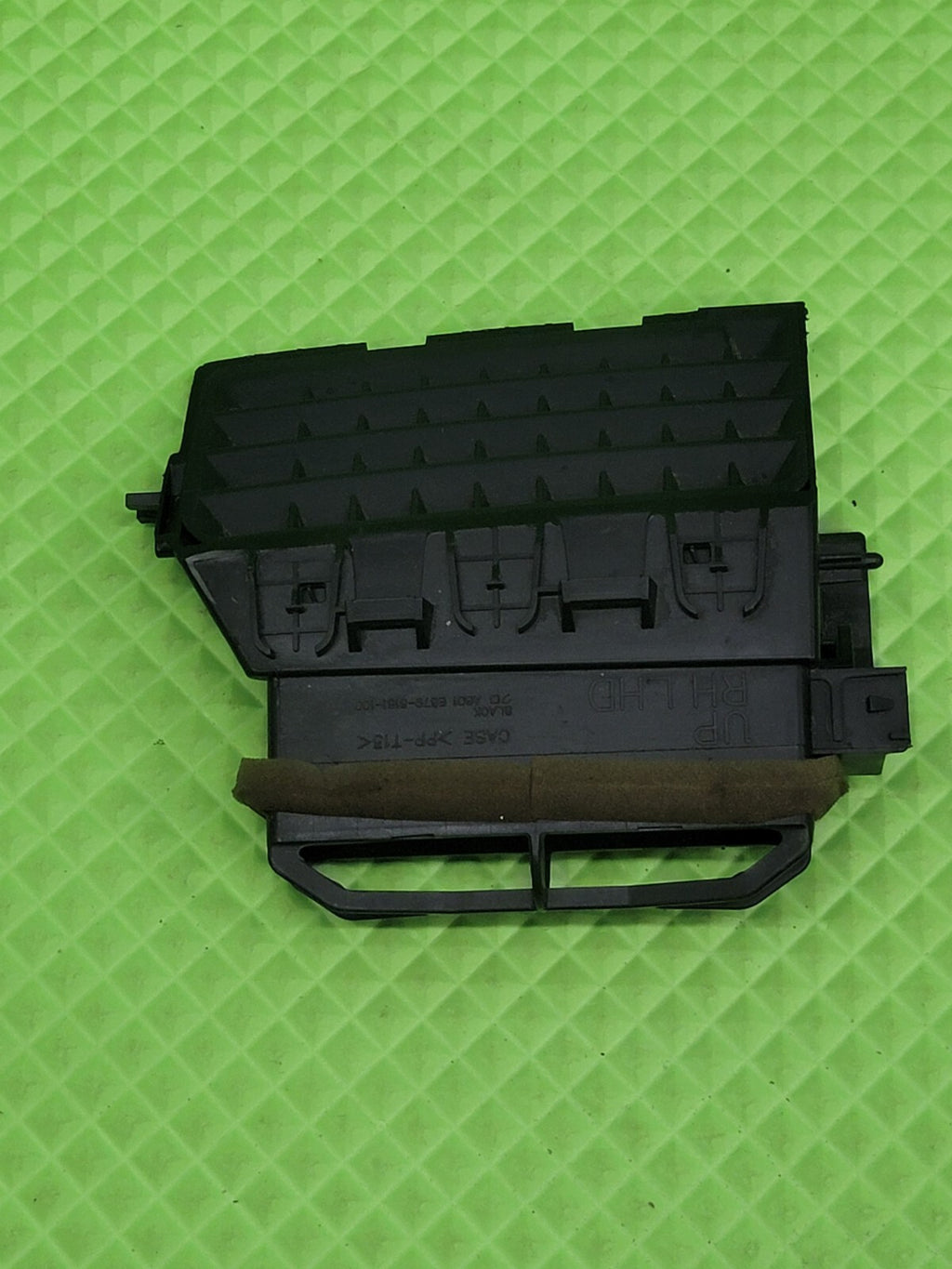 🔥2007-2012 Nissan Versa Dash Center Air Vent Louver VT20