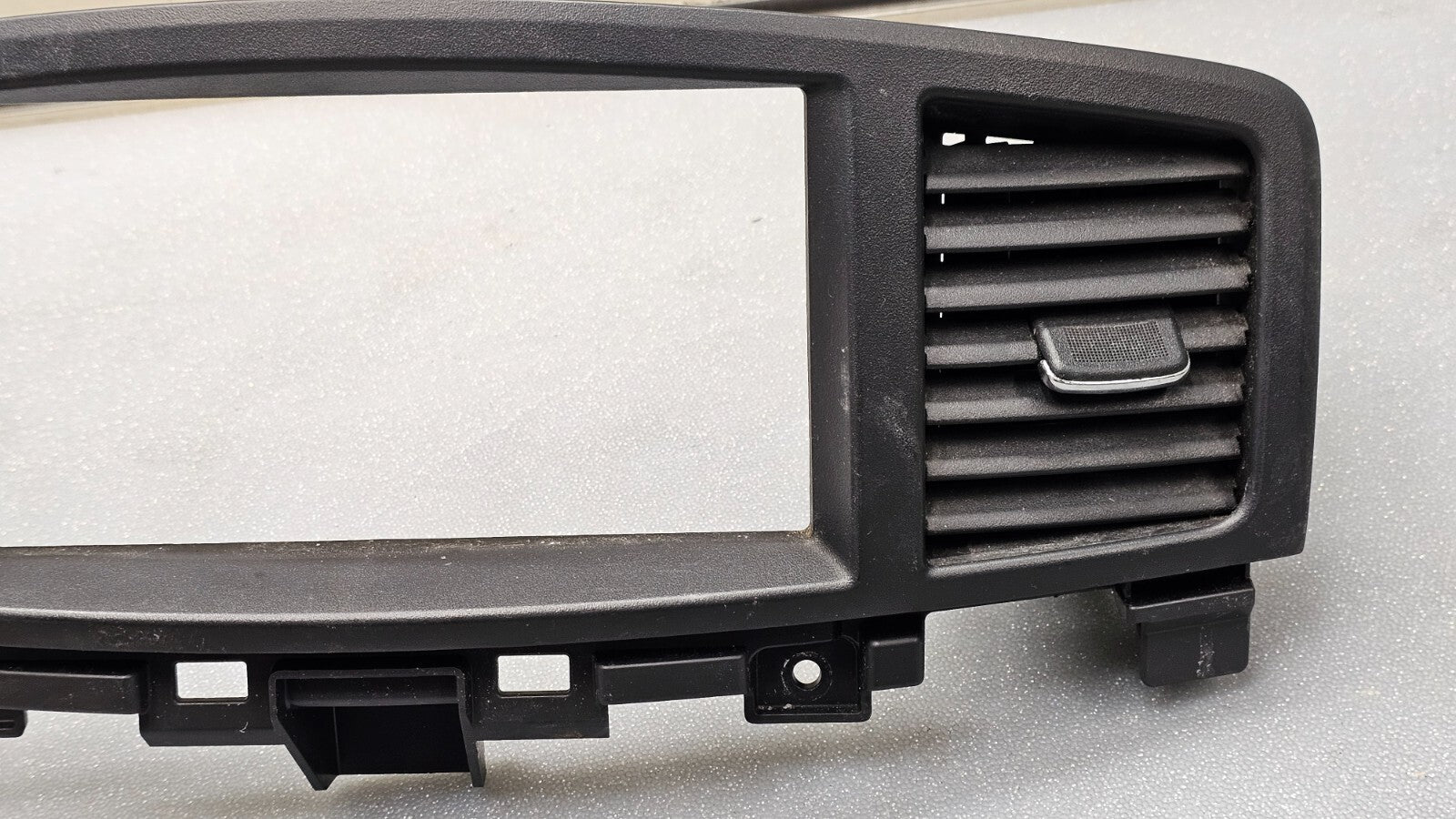 🔥11-17 NISSAN QUEST CENTER DASH AM FM RADIO STEREO TRIM PANEL BEZEL OEM BLACK