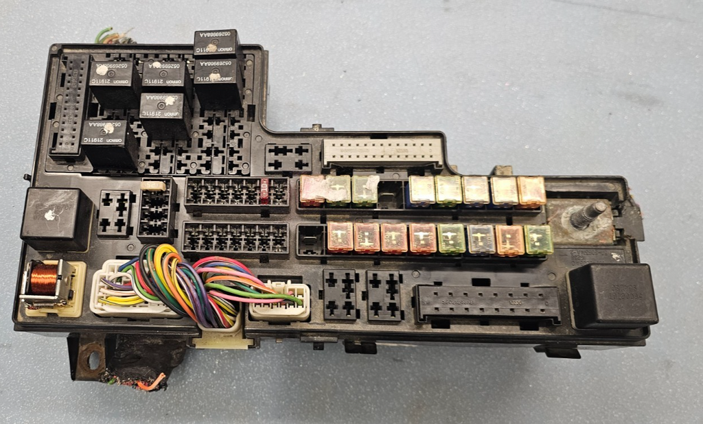 🔥00-02 DODGE DAKOTA FUSE RELAY BOX ENGINE JUNCTION WIRING BLOCK TIPM OEM