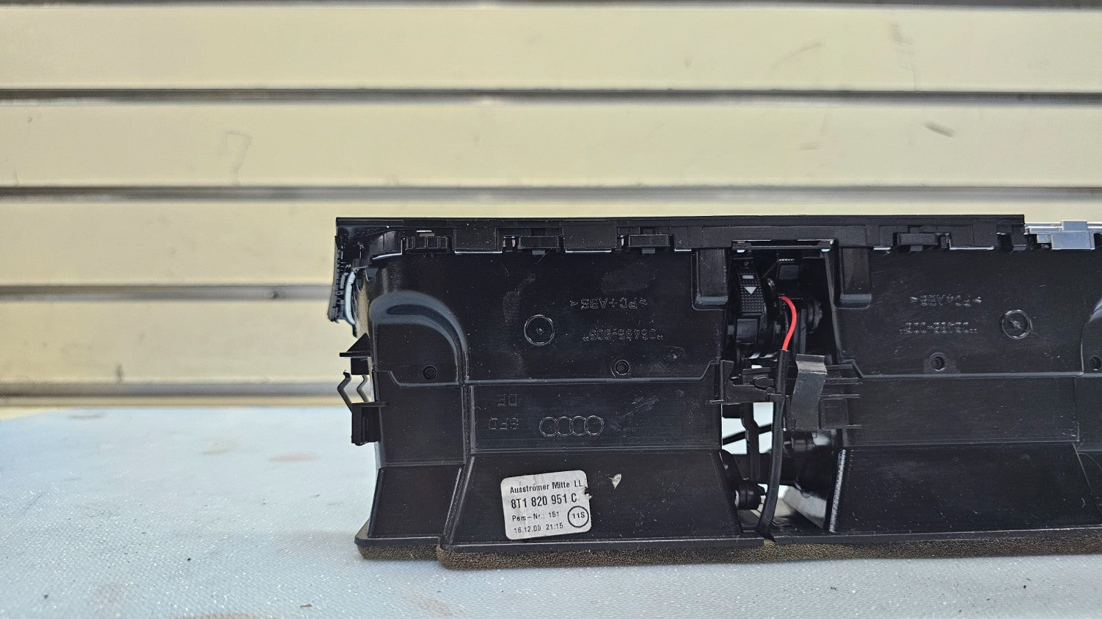 09-12 Audi A4 S4 A5 Center Dash AC Air Vent Heater Conditioner Instrument Black