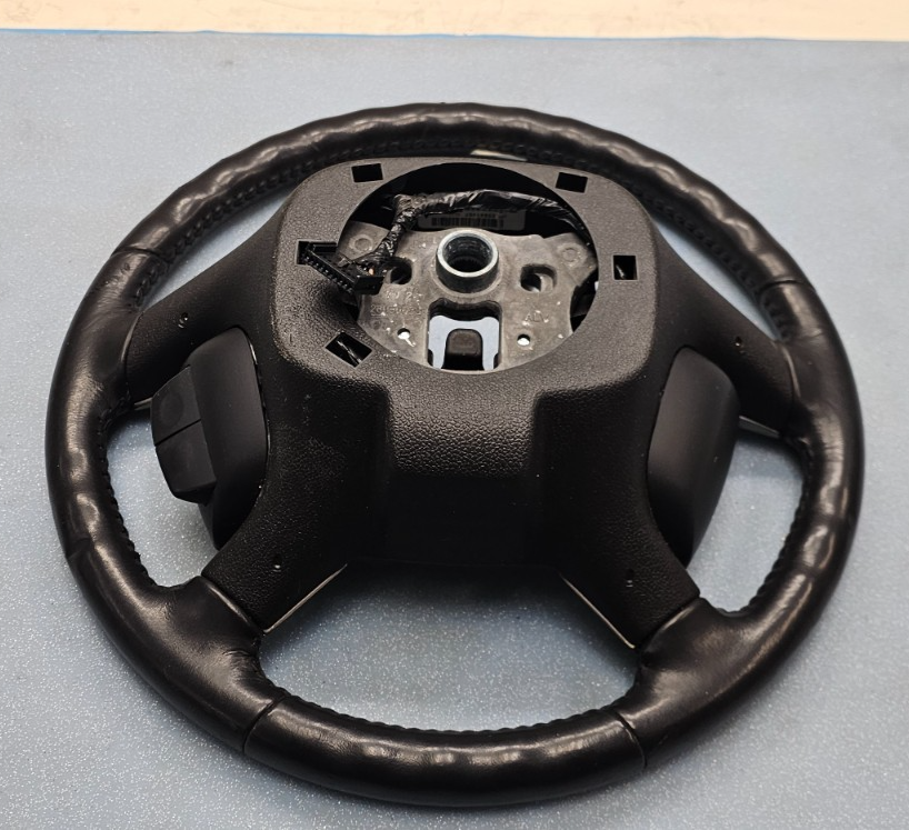 🔥2007-2014 Chevrolet Silverado Sierra Tahoe Yukon Leather Steering Wheel Black