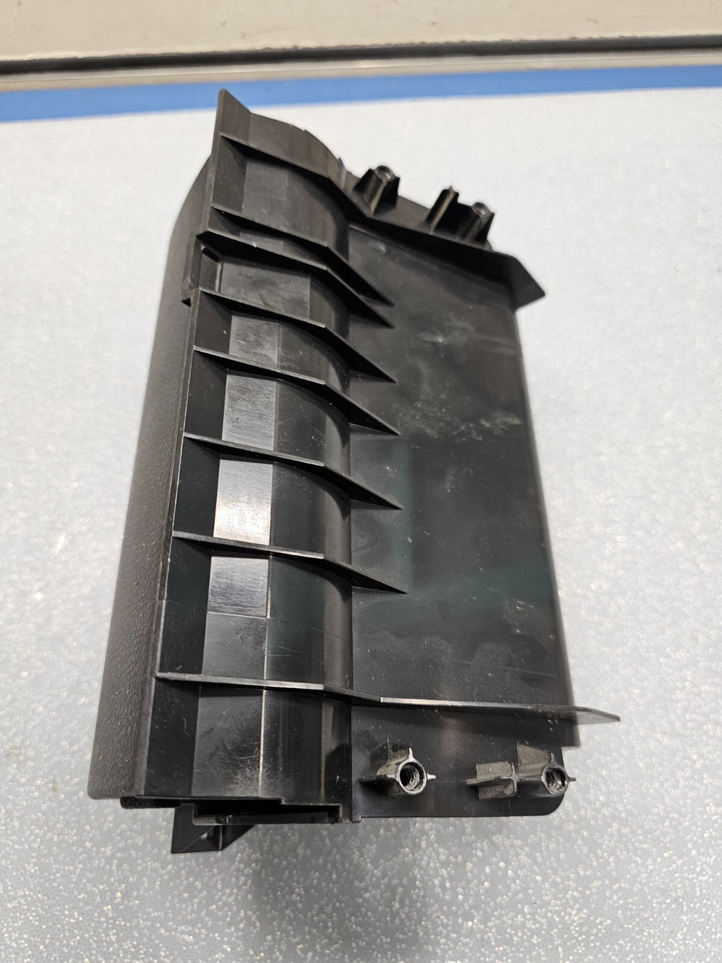 05-06 INFINITI G35 DASH PANEL GLOVE BOX STORAGE COMPARTMENT COVER LID TRIM BLACK