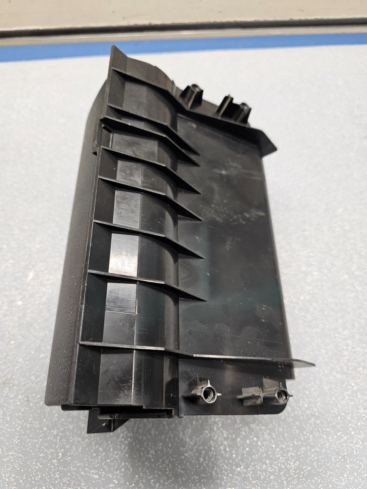 05-06 INFINITI G35 DASH PANEL GLOVE BOX STORAGE COMPARTMENT COVER LID TRIM BLACK