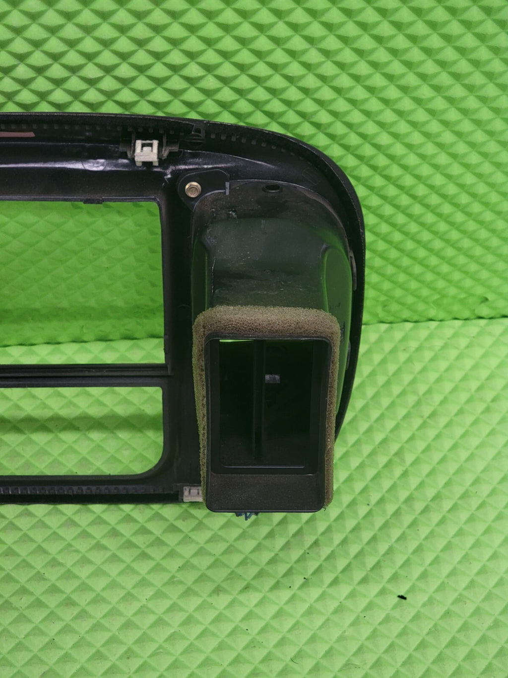 🔥97-03 Ford F150 Center Dash Radio Climate BEZEL Trim Panel Line Light Tan B1