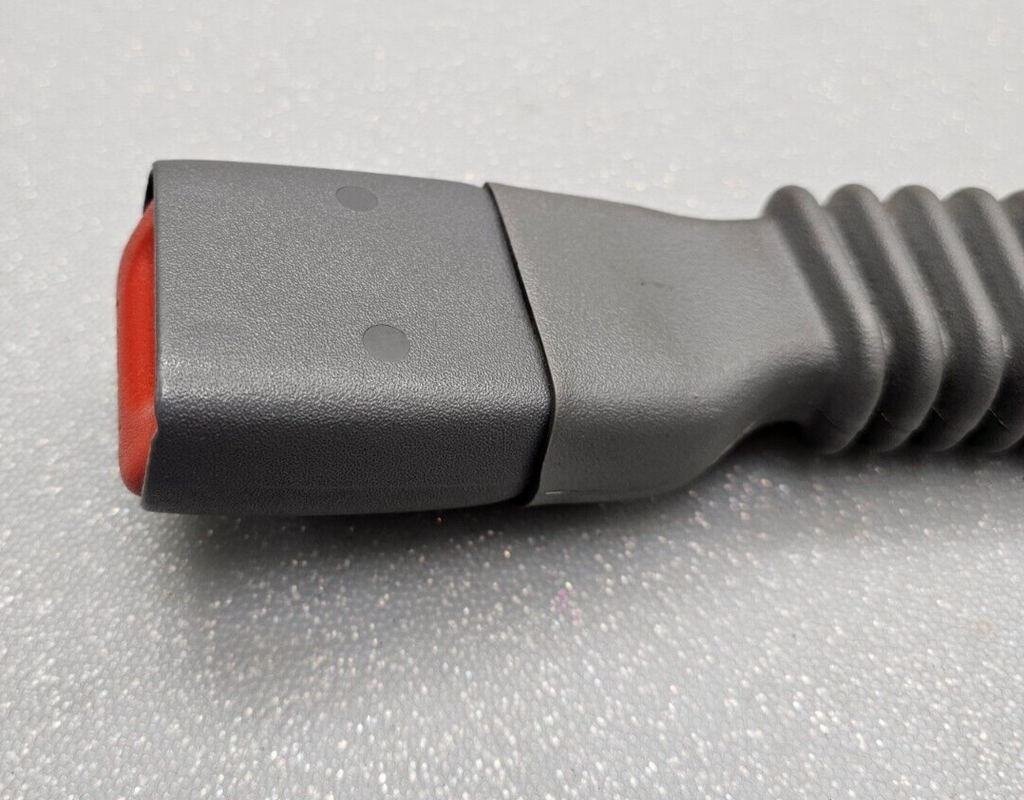 05-10 Jeep Grand Cherokee Driver Side Left Seat Belt Buckle Clip Female End GRAY