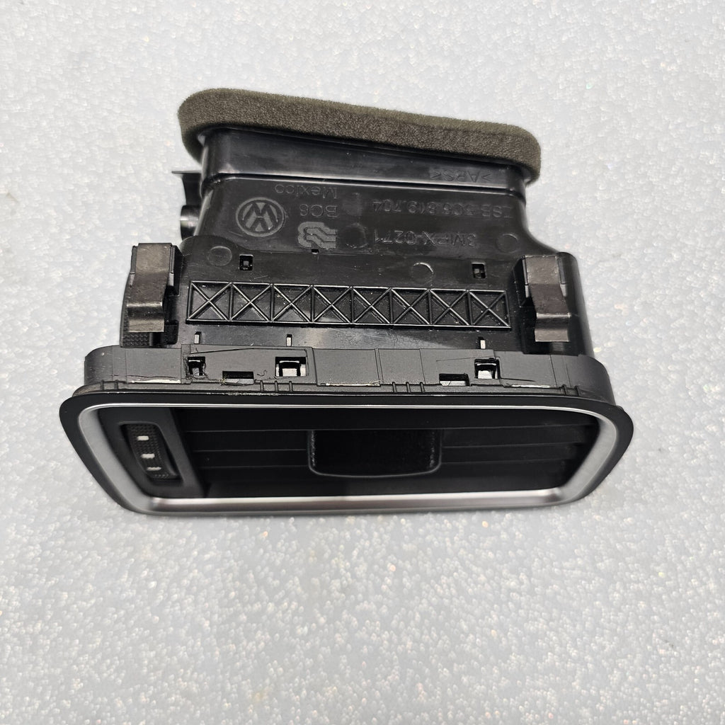 🔥11-18 VW Volkswagen Jetta Right Passenger Center Dash AC Air Vent Heater Trim