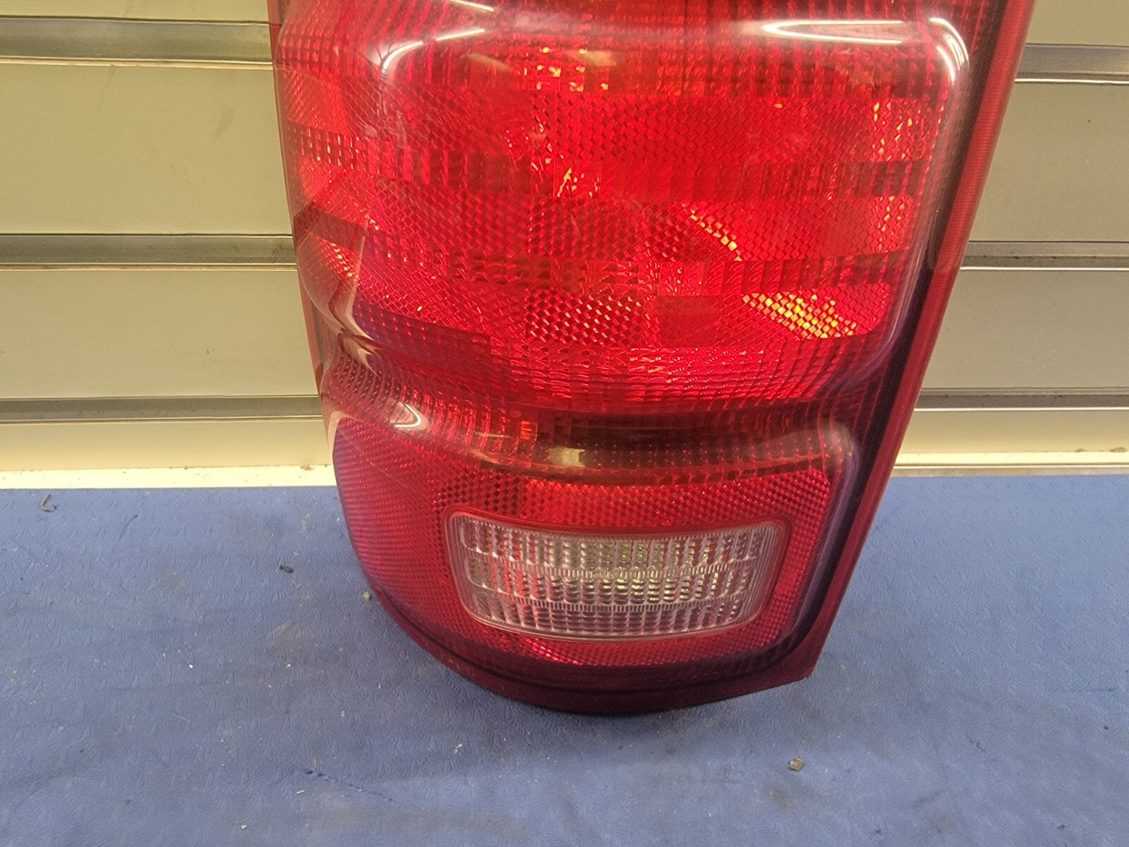 🔥1997-2002 Ford Expedition Tail Light Lamp left driver Side Assembly Chrome
