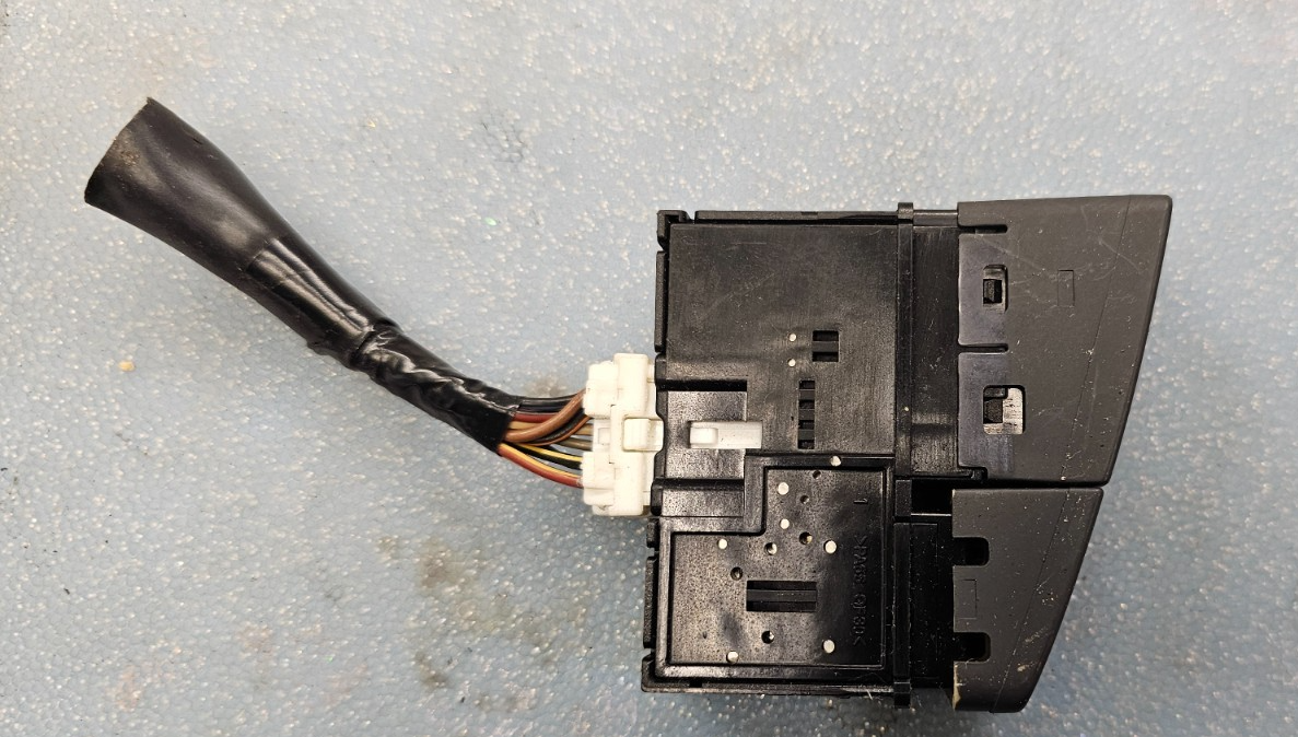 🔥10-17 Suzuki Swift Flasher Hazard Relay Warning Light Switch Assembly Black