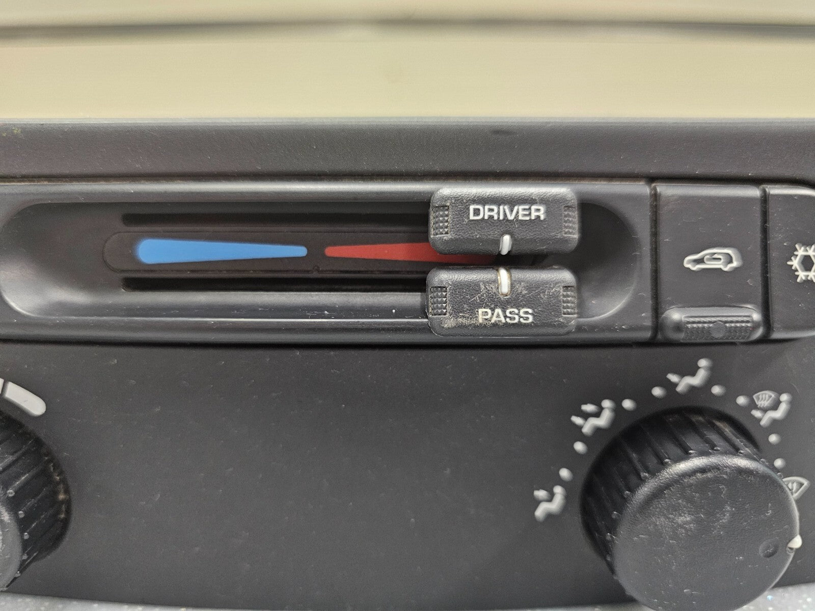 04-08 Chrysler Pacifica Dash A/C Heater Climate Temperature Control Conditioning
