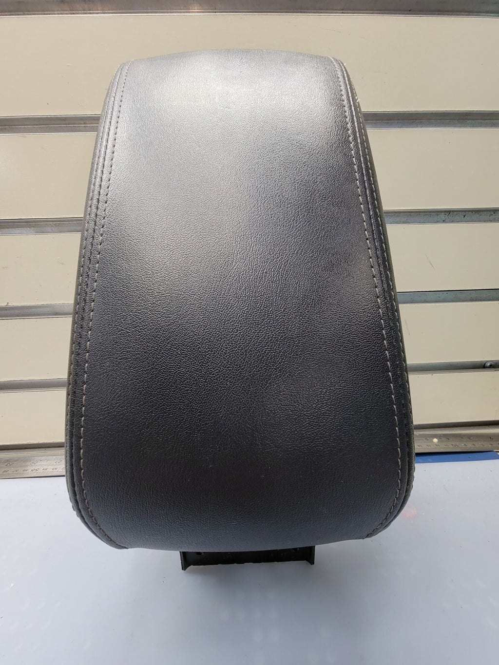 🔥2009-2013 Mazda 6 Center Console Arm Rest  Lid Cover  Black Leather OEM