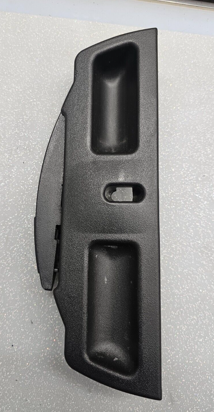 95-06 Silverado Sierra C/K 1500 2500 Center Console Jump Seat Lid Latch Assembly
