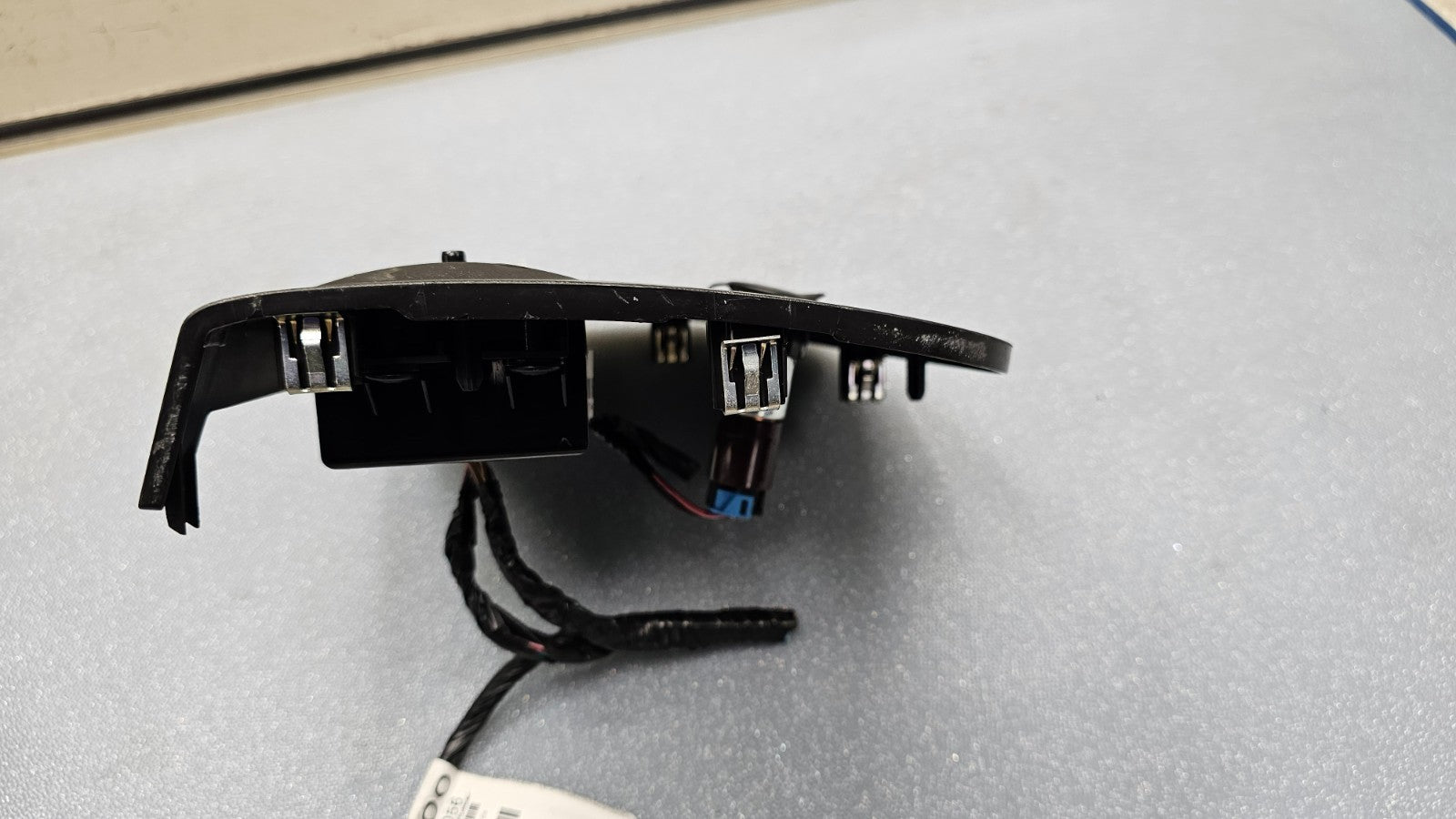 🔥 07-14 GMC Yukon  Console Mounted Temperature Climate Radio Control Black