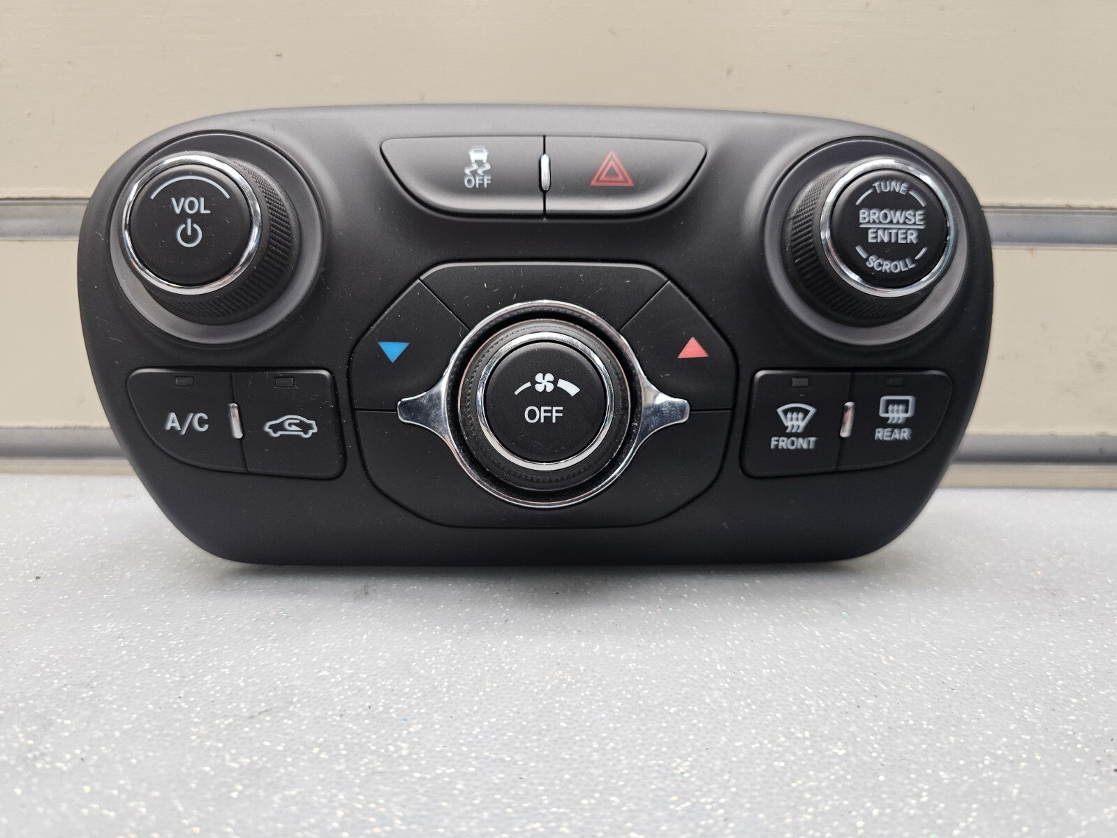 13-16 Dodge Dart Dash Front AC Temperature Climate Control Unit Air Conditioner