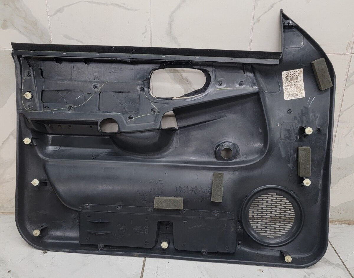 98-04 Chevy Blazer Jimmy S-10 GMC Sonoma Front Door Panels MANUAL OEM RIGHT GRAY