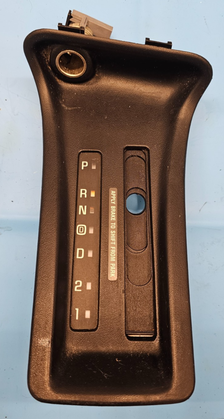 🔥95-99 CHEVROLET MONTE CARLO Shift Shifter Bezel Assembly Auto Transmission