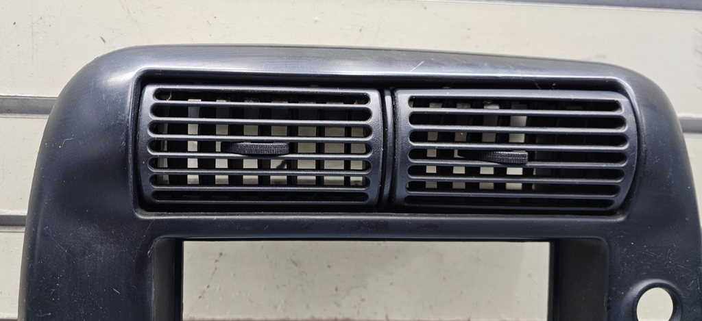 95-10 Ranger Explorer Center Dash Radio Stereo Display Bezel Trim Panel BLACK B2