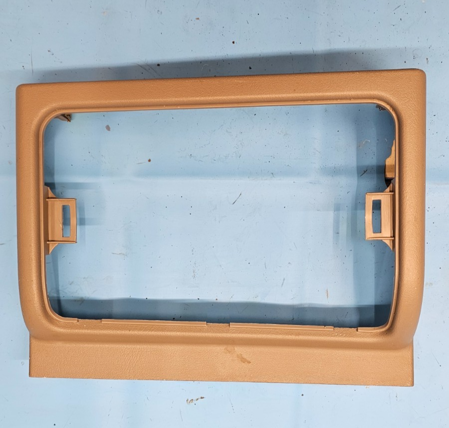 🔥03-06 CHEVY SILVERADO SIERRA DASH UPPER CENTER CONSOLE STORAGE CUBBY BEZEL TAN