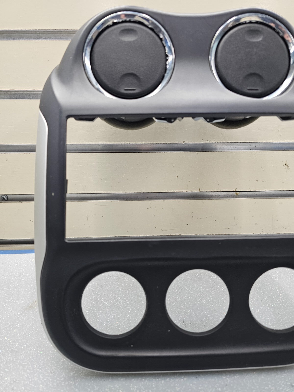 10-16 Compass Patriot Center Dash Radio Climate Trim Surround Bezel Panel BLACK