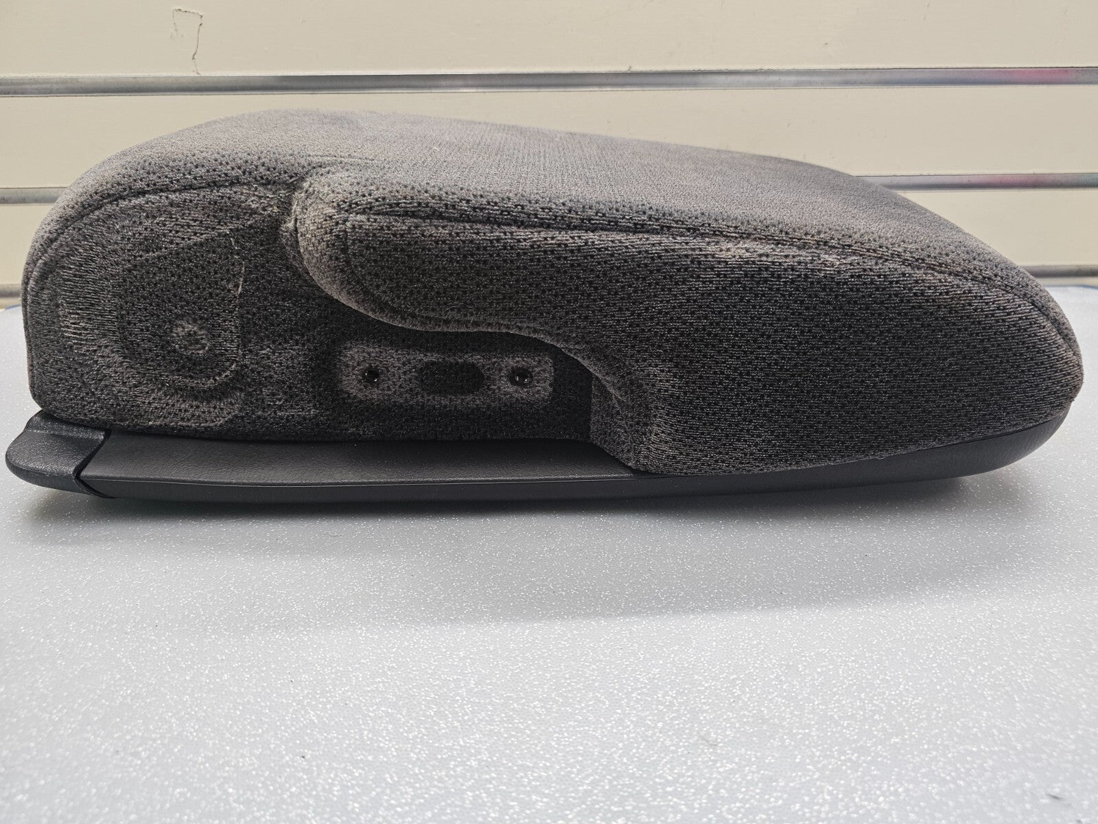 97-04 Dodge Dakota Center Middle Console Arm Rest Jump Seat Leather/Cloth BLACK
