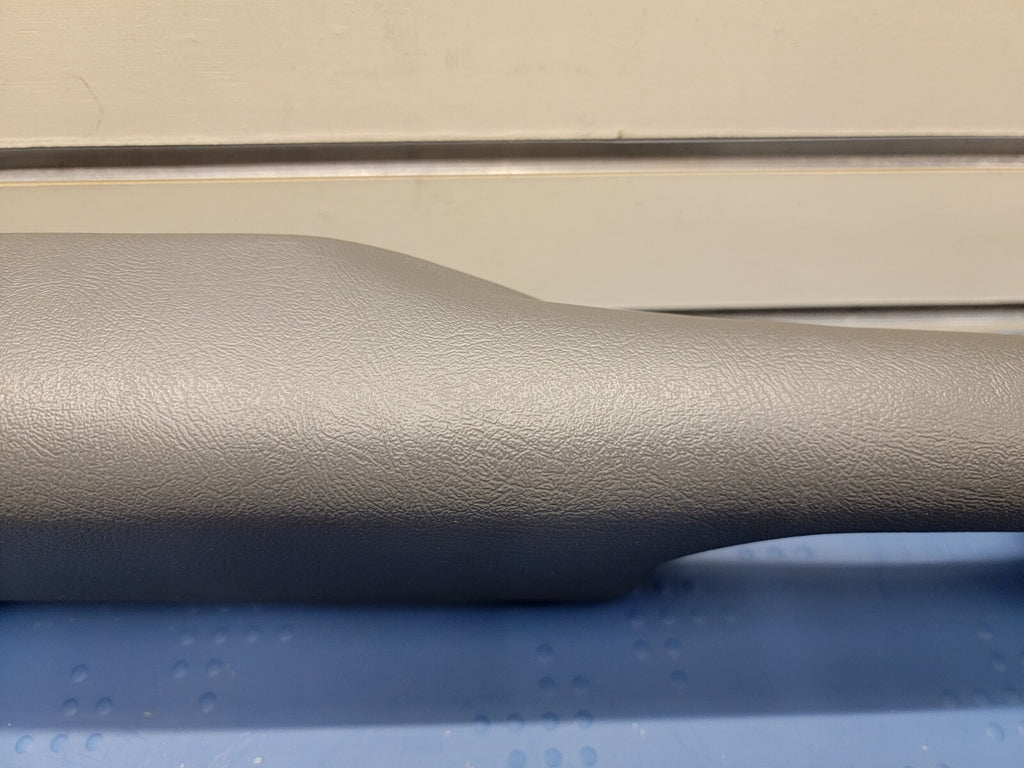 03-06 Silverado SIERRA TAHOE Door Panel ARMREST Front right Handle graphite H2