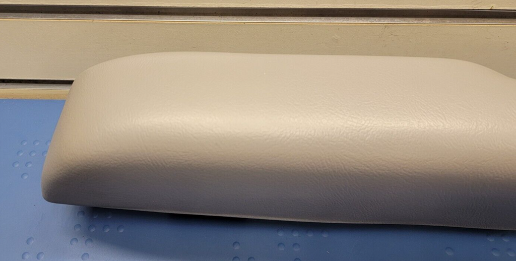 03-06 Silverado SIERRA TAHOE Door Panel ARMREST Front right Handle light gray H2