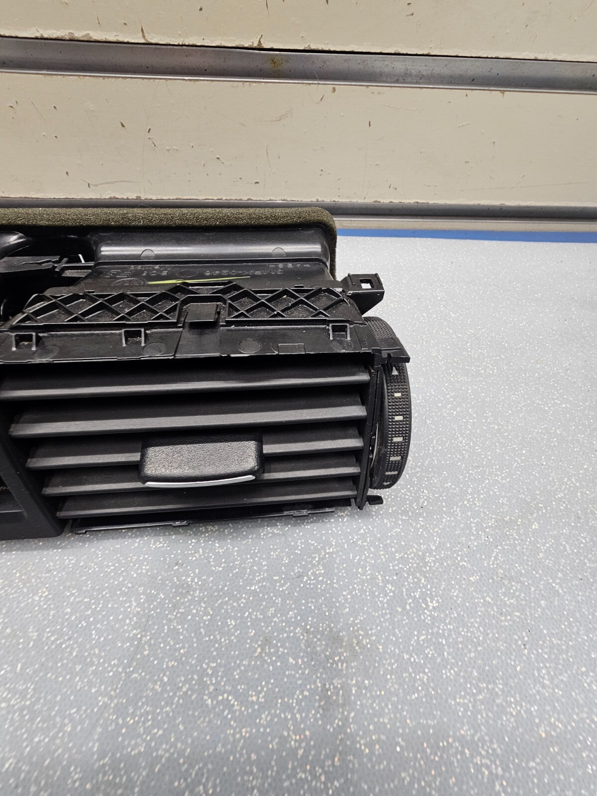 11-14 VOLKSWAGEN VW JETTA CENTER DASH AC HEATER WARMER INTERIOR AIR VENT GRILLE