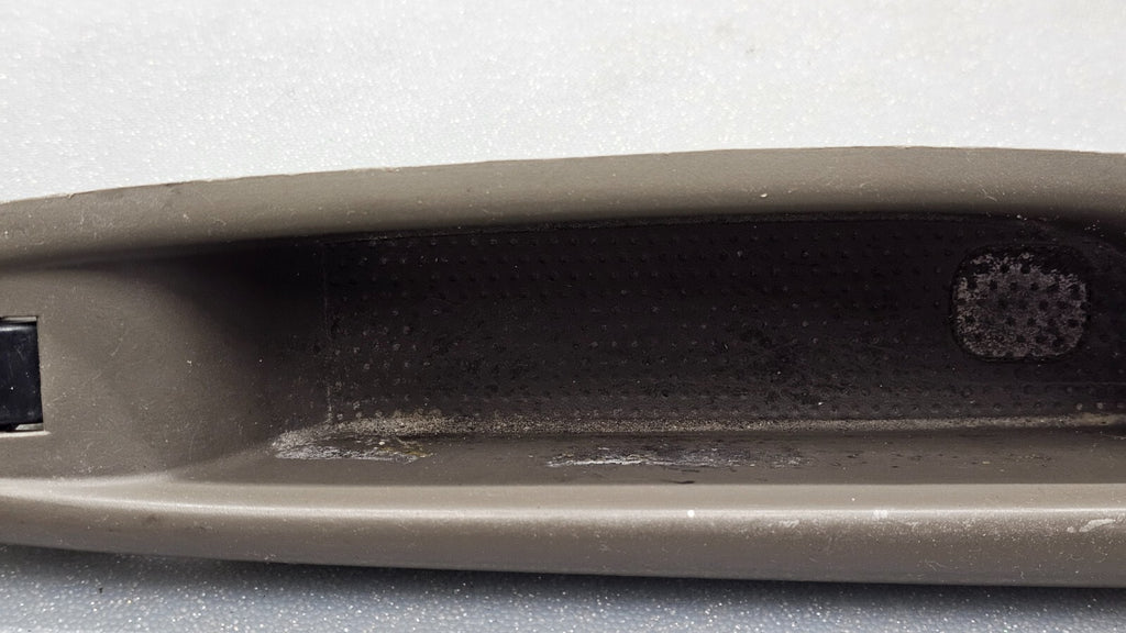 00-06 Mazda MPV Front Right Passenger Door Window Control Switch Bezel Trim Tan