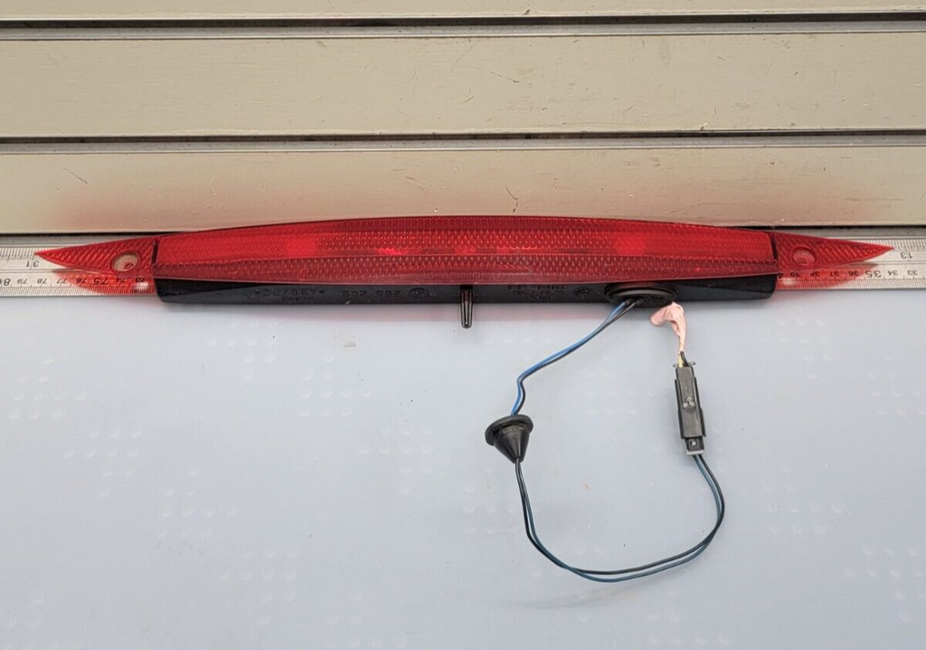 🔥02-07 Buick Rendezvous Third Brake Light Upper Rear Tailgate Hatch Light Lamp