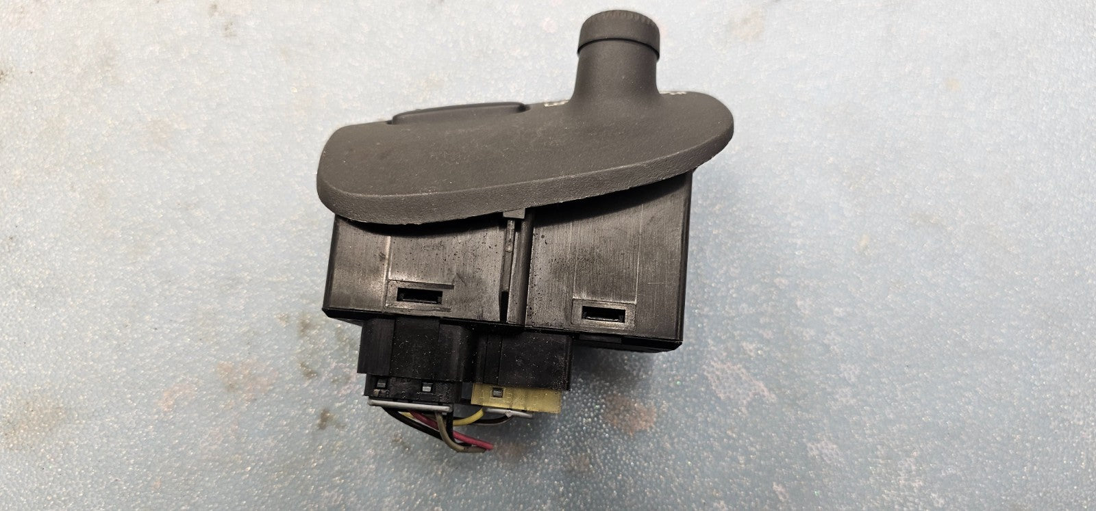 🔥00-02 Saturn S Series SL SC SW 1 2 Illumination Traction Control Switch Black