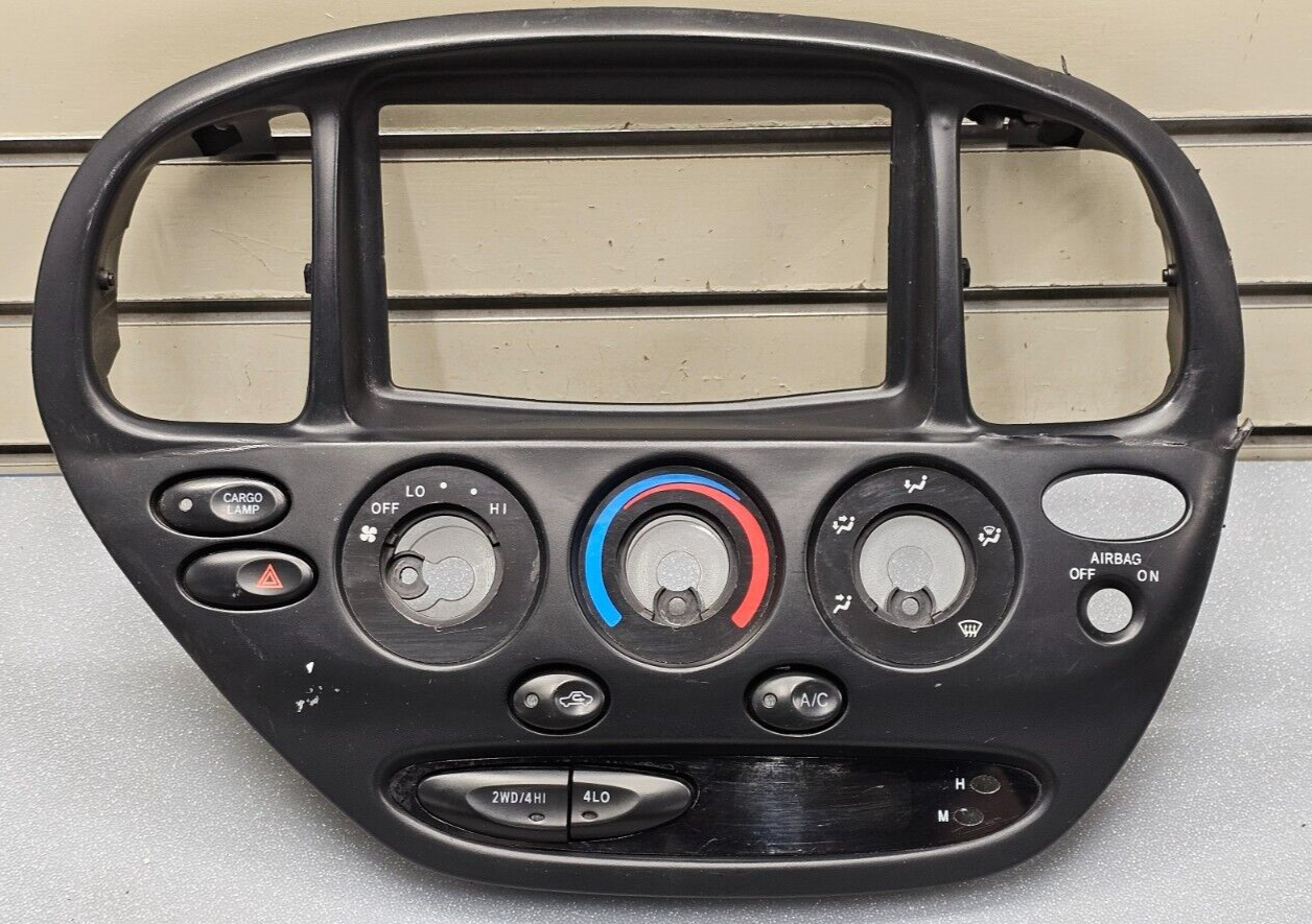 🔥00-06 Tundra Dash Center AM FM Radio Audio Stereo Display Climate Bezel Black
